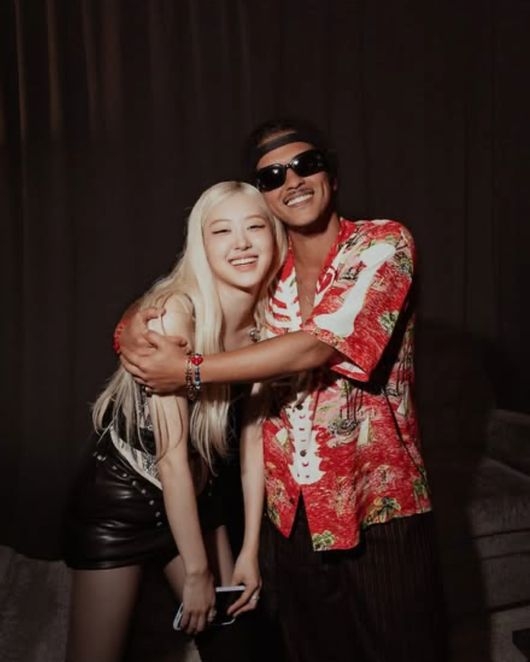 Rosé, Bruno Mars. Foto: Bruno Mars SNS